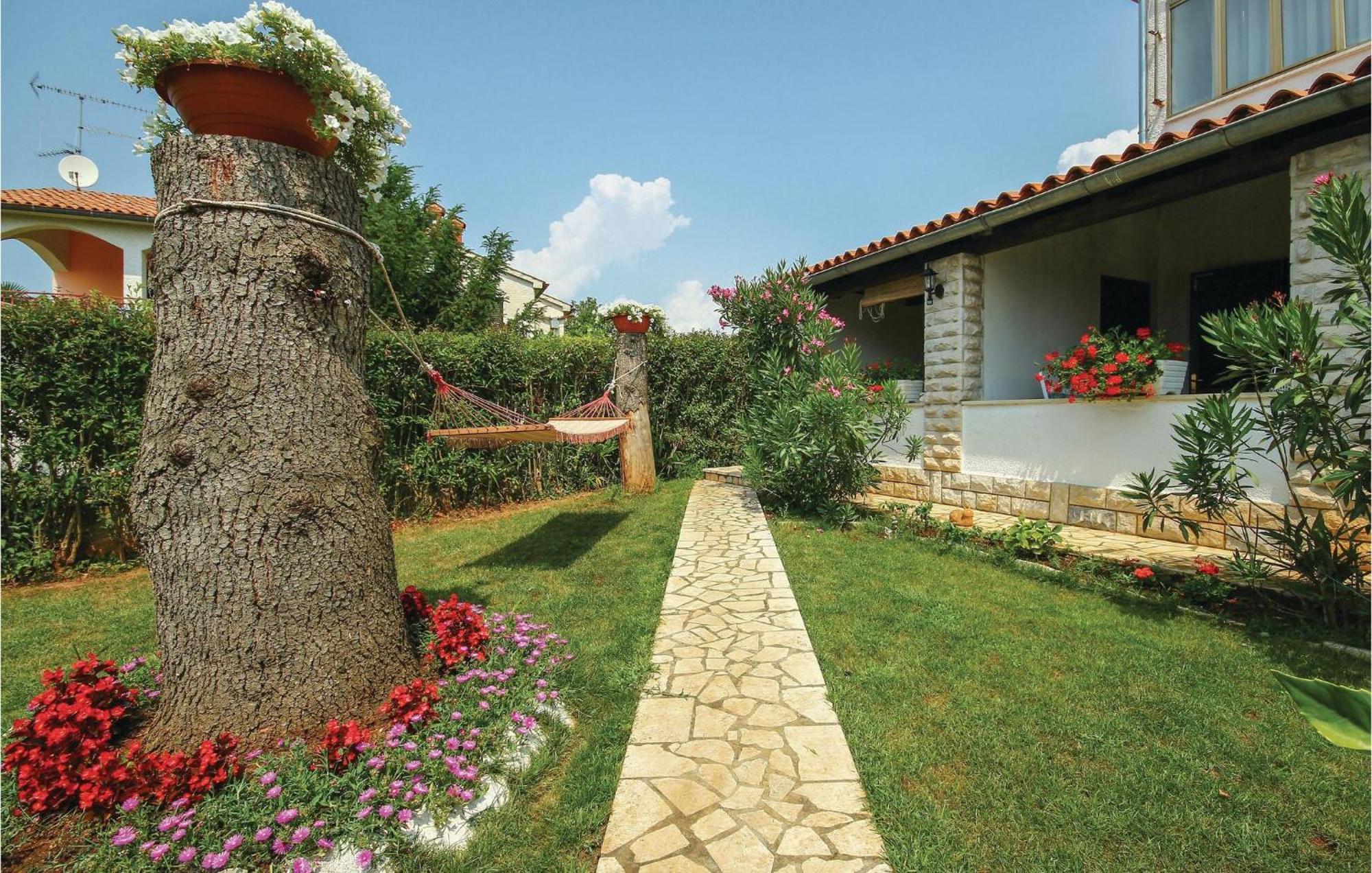 Beautiful Apartment In Porec With Wifi Exterior foto
